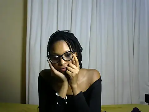 Snapshot of StarBarbiee chatting on 10/25/25, 01:02 StarBarbiee online show from 10/25/25, 01:02