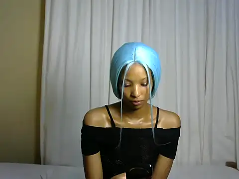 Snapshot of StarBarbiee chatting on 10/26/25, 12:44 StarBarbiee online show from 10/26/25, 12:44