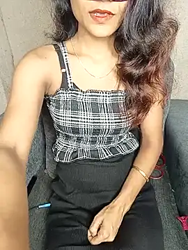 REVA DARLING online show from 10/10/25, 05:06