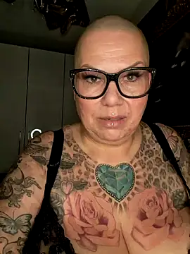 Snapshot of gepiercte_nippel chatting on 12/09/24, 02:28 gepiercte nippel online show from 12/09/24, 02:28