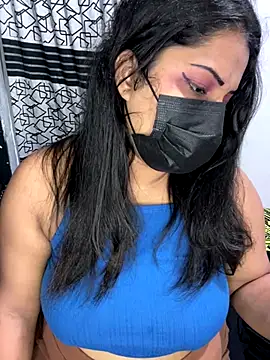 NOORA-GIRL online show from 11/27/25, 10:23