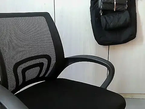 Snapshot of Destiny_Desire chatting on 10/10/25, 03:00 Destiny Desire online show from 10/10/25, 03:00