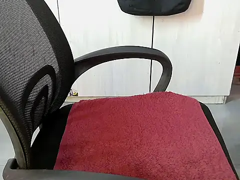 Snapshot of Destiny_Desire chatting on 12/03/25, 08:18 Destiny Desire online show from 12/03/25, 08:18