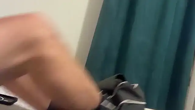 Snapshot of YoungCok25 chatting on 10/20/25, 01:00 YoungCok25 online show from 10/20/25, 01:00