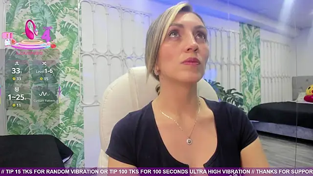 Snapshot of anny_sweet72 chatting on 09/12/25, 12:27 anny sweet72 online show from 09/12/25, 12:27