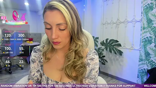 Snapshot of anny_sweet72 chatting on 09/18/25, 11:45 anny sweet72 online show from 09/18/25, 11:45