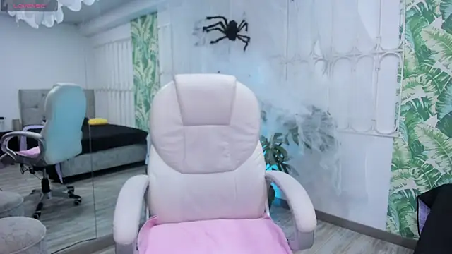 Snapshot of anny_sweet72 chatting on 10/02/25, 12:34 anny sweet72 online show from 10/02/25, 12:34