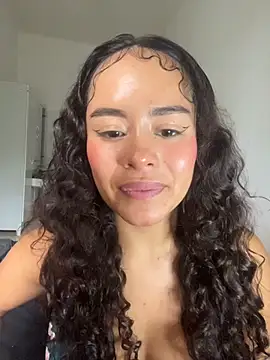 Snapshot of Marie_Rose chatting on 10/09/25, 03:54 Marie Rose online show from 10/09/25, 03:54