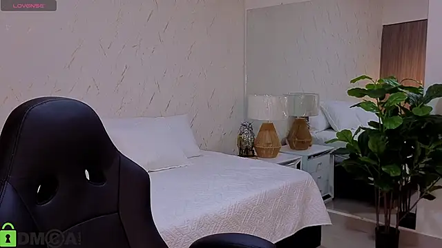 Snapshot of ISA__CUTEE chatting on 09/15/25, 04:01 ISA CUTEE online show from 09/15/25, 04:01