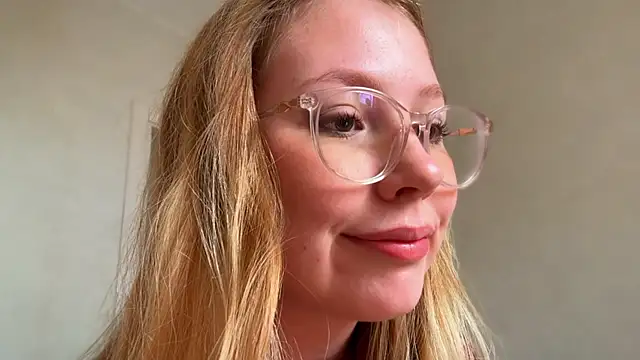 HoneyAudrey online show from 07/12/26, 02:13