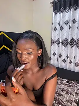 Snapshot of Curvixx chatting on 12/27/24, 10:48 Curvixx online show from 12/27/24, 10:48