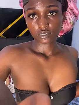 Snapshot of Curvixx chatting on 03/08/25, 04:01 Curvixx online show from 03/08/25, 04:01