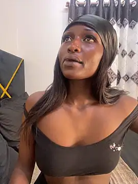 Snapshot of Curvixx chatting on 03/11/25, 01:05 Curvixx online show from 03/11/25, 01:05