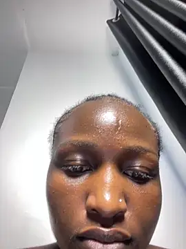 Snapshot of Curvixx chatting on 12/17/25, 09:48 Curvixx online show from 12/17/25, 09:48