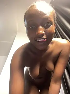 Snapshot of Curvixx chatting on 12/19/25, 11:39 Curvixx online show from 12/19/25, 11:39