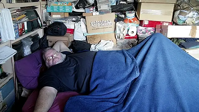 hadeszeuss2 online show from 12/20/25, 02:57