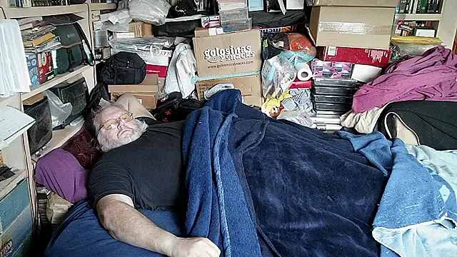 hadeszeuss2 online show from 01/17/26, 02:33