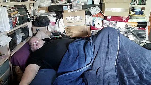 hadeszeuss2 online show from 04/05/26, 01:52