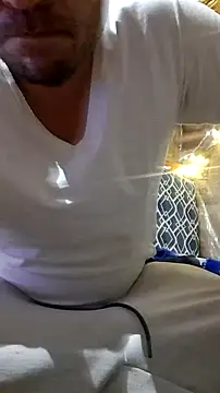 Snapshot of Davo84123 chatting on 11/10/25, 05:17 Davo84123 online show from 11/10/25, 05:17