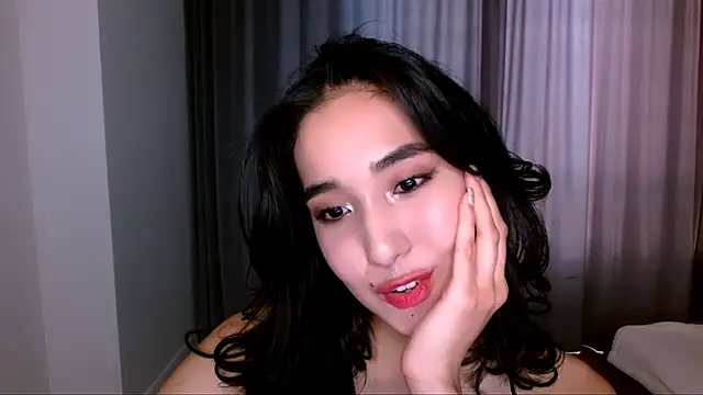 Snapshot of Li_noen chatting on 12/11/24, 04:39 Li noen online show from 12/11/24, 04:39