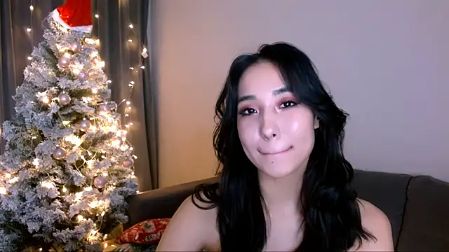 Snapshot of Li_noen chatting on 12/31/24, 04:35 Li noen online show from 12/31/24, 04:35