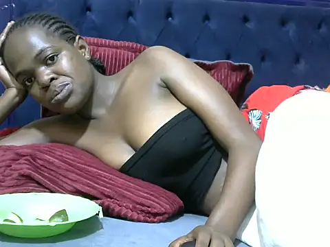 Snapshot of Creamy_dolly chatting on 12/02/25, 08:08 Creamy dolly online show from 12/02/25, 08:08