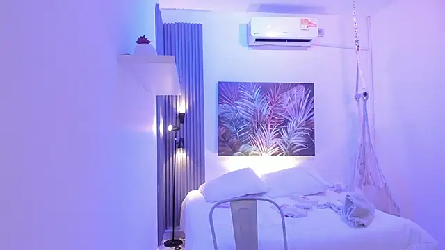 emma alice  online show from 11/24/25, 12:16