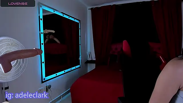 Snapshot of adele_clark chatting on 01/31/25, 08:33 adele clark online show from 01/31/25, 08:33