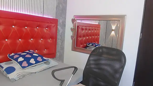 Snapshot of sophia__sweet1 chatting on 10/30/25, 11:27 sophia sweet1 online show from 10/30/25, 11:27