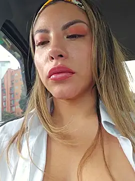 Karen San Miguel online show from 09/22/25, 07:16