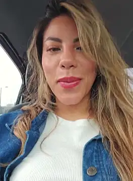 Karen San Miguel online show from 09/30/25, 02:33