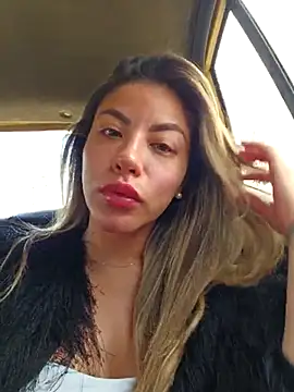 Karen San Miguel online show from 11/12/25, 03:12