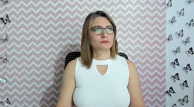 Snapshot of Amie_Adams82_ chatting on 12/02/24, 04:42 Amie Adams82 online show from 12/02/24, 04:42