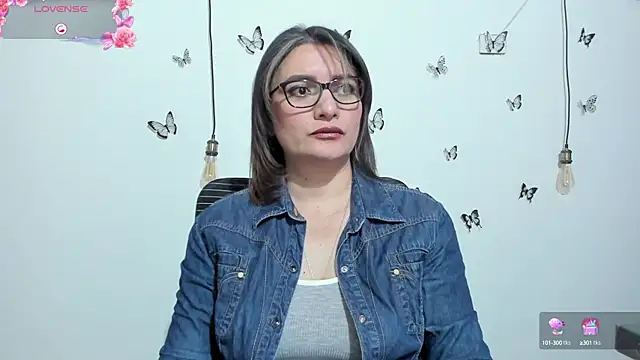 Snapshot of Amie_Adams82_ chatting on 10/14/25, 05:14 Amie Adams82 online show from 10/14/25, 05:14