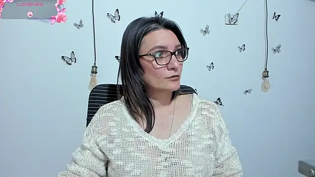 Amie Adams82  online show from 12/02/25, 02:56