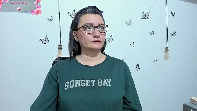 Amie Adams82  online show from 12/05/25, 06:26