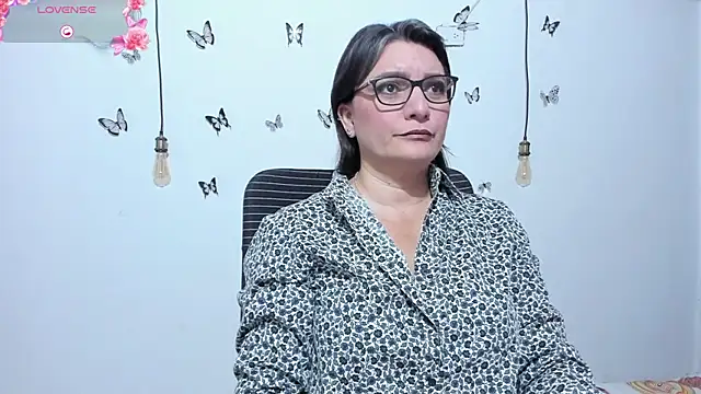 Amie Adams82  online show from 04/28/26, 01:16