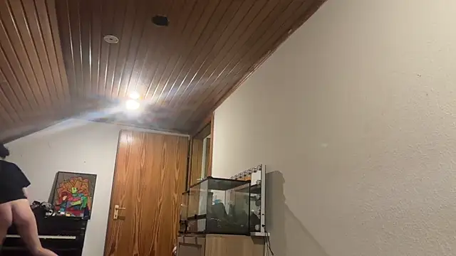 JeSuisUnTapin online show from 04/19/26, 07:16