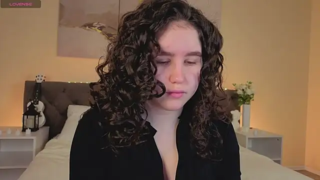 Ariella Sol online show from 11/14/25, 01:04