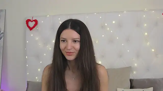 Snapshot of --Daniella- chatting on 12/03/25, 08:00 --Daniella- online show from 12/03/25, 08:00