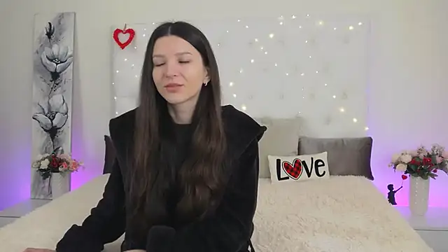 Snapshot of --Daniella- chatting on 02/10/26, 07:01 --Daniella- online show from 02/10/26, 07:01