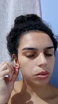 Snapshot of morenamaravilhosa chatting on 12/01/24, 04:29 morenamaravilhosa online show from 12/01/24, 04:29