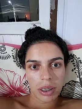 Snapshot of morenamaravilhosa chatting on 03/01/25, 01:32 morenamaravilhosa online show from 03/01/25, 01:32