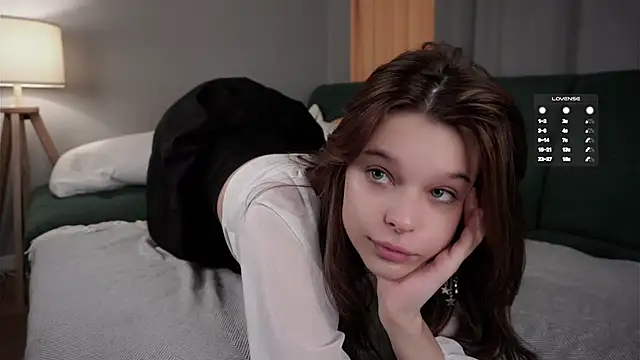 Snapshot of RexanneHatt chatting on 01/17/25, 01:04 RexanneHatt online show from 01/17/25, 01:04