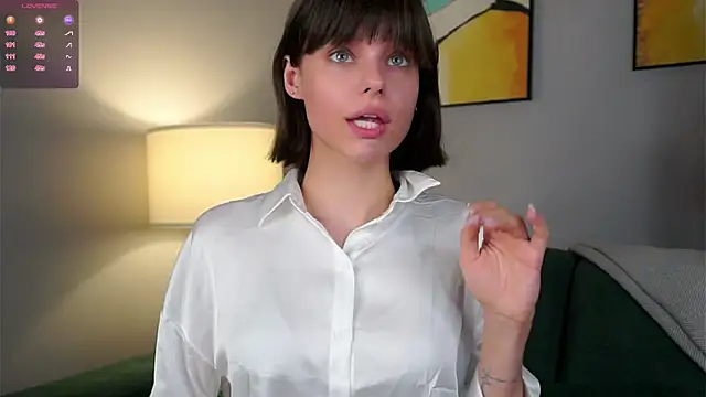 Snapshot of RexanneHatt chatting on 09/27/25, 01:21 RexanneHatt online show from 09/27/25, 01:21