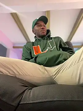 Snapshot of JamesParck chatting on 01/08/25, 12:05 JamesParck online show from 01/08/25, 12:05