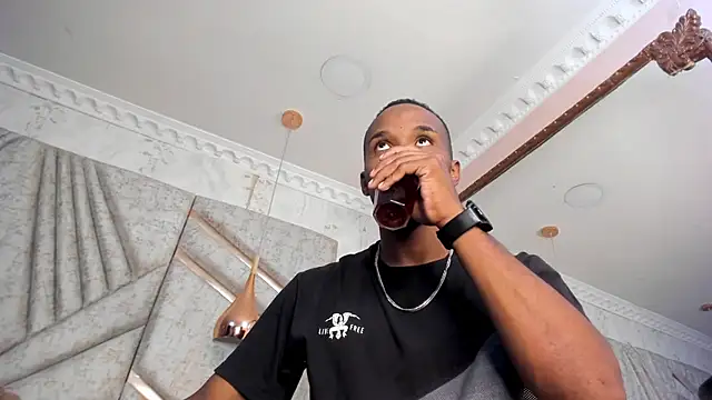 Snapshot of JamesParck chatting on 01/15/25, 02:13 JamesParck online show from 01/15/25, 02:13