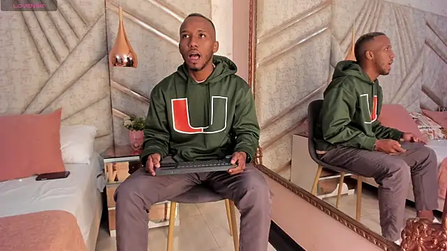 Snapshot of JamesParck chatting on 03/15/25, 12:24 JamesParck online show from 03/15/25, 12:24