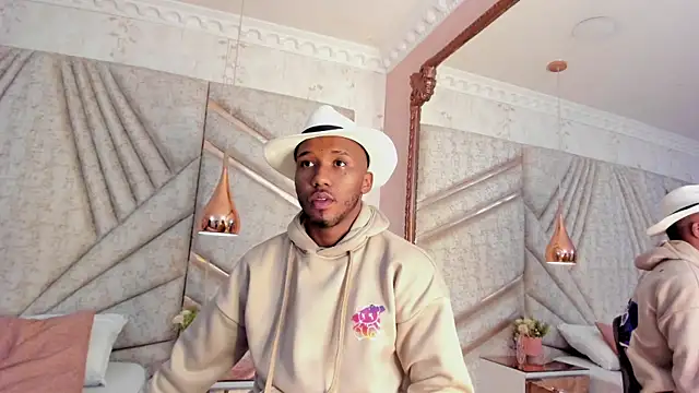 Snapshot of JamesParck chatting on 03/17/25, 12:57 JamesParck online show from 03/17/25, 12:57