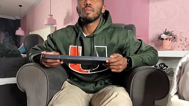 Snapshot of JamesParck chatting on 02/20/26, 11:16 JamesParck online show from 02/20/26, 11:16